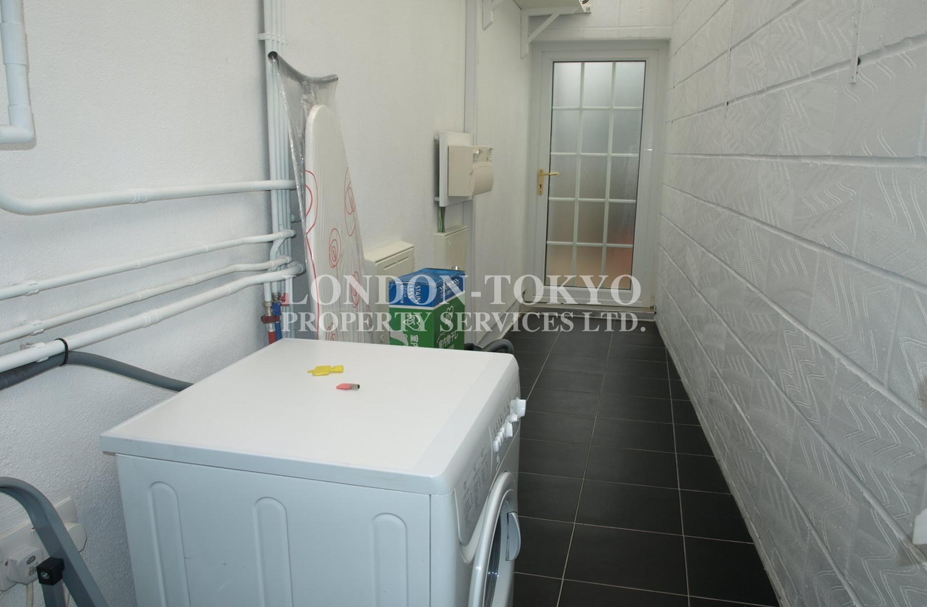 Noel Road  W3 :: London-Tokyo Property Service